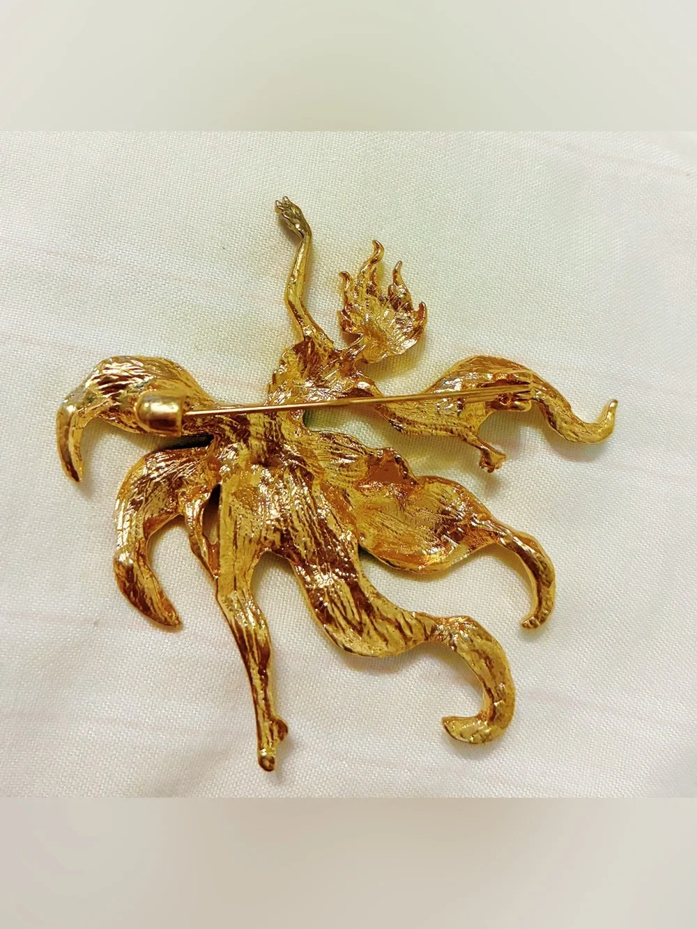 N/A vibrant gold